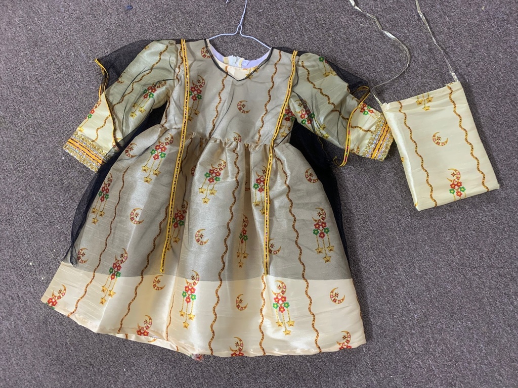 Traditional Dress (Girgea'an)